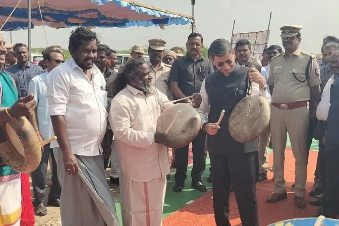 பறை இசையை பள்ளிப் பாடத்திட்டத்தில் சேர்க்க வேண்டும்: ஆளுநர் ரவி