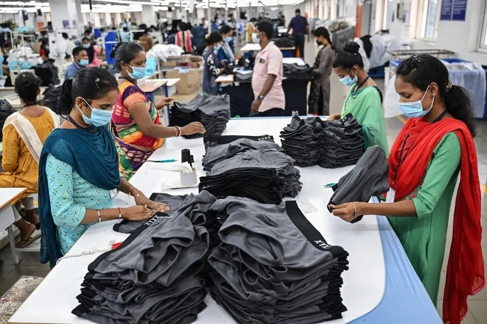 இந்திய பொருள்களுக்கான இறக்குமதி வரியை 500%ஆக உயர்த்தும் அமெரிக்காவின் சட்ட மசோதா குறித்து இந்தியா அறிந்துள்ளது என்றார் ரந்திர் ஜெய்ஸ்வால்.