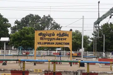 கைப்பேசி திருட்டு குறித்து காவல்துறைக்கு இரு புகார்கள் வந்தன.