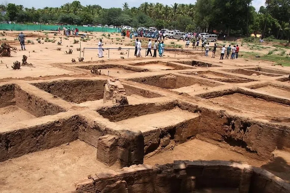கீழடியில் அகழாய்வுப் பணி நடைபெறும் பகுதி.