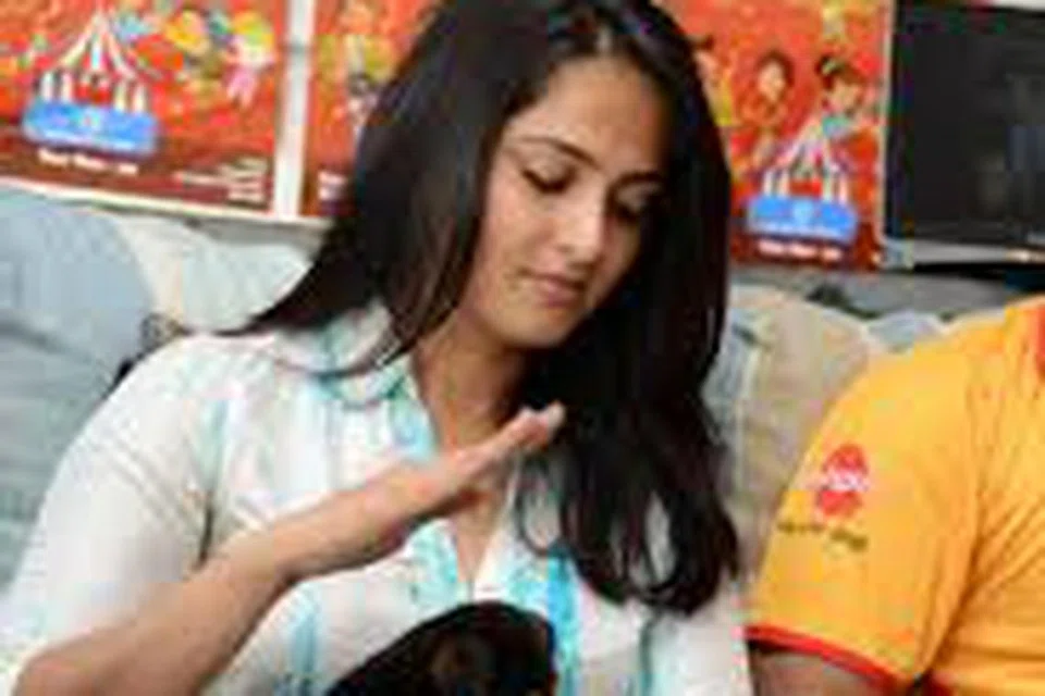 அனுஷ்கா.