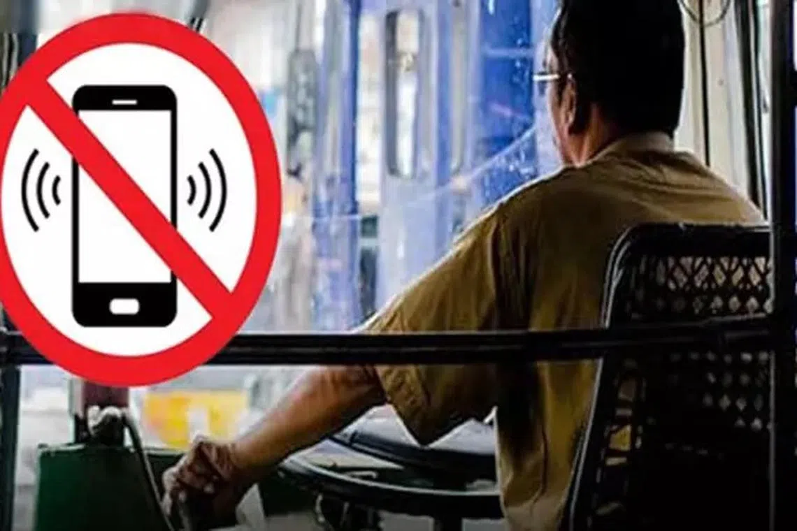 அரசுப் பேருந்து ஓட்டுநர்கள் பணியின்போது கைப்பேசி பயன்படுத்தினால் பணியிடை நீக்கம்