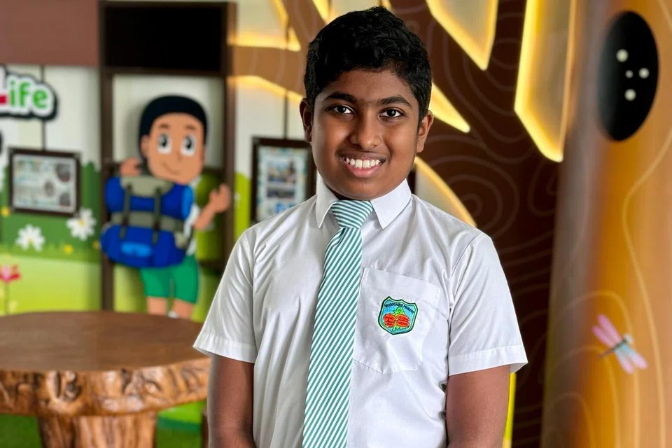 பெற்றோரும் ஆசிரியர்களும் தனது சகோதரியும் கொடுத்த ஊக்கம், தேர்வு குறித்த பயத்தைப் போக்கியதாகச் சொன்னார் மாணவர் ஜோஹன் சிங்.