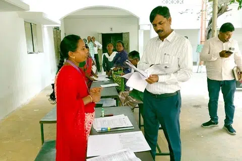 ‘எஸ்ஐஆர்’ நடவடிக்கைக்குப் பிறகு ஏறக்குறைய 97 லட்சம் வாக்காளர்கள் நீக்கப்பட்டனர். 