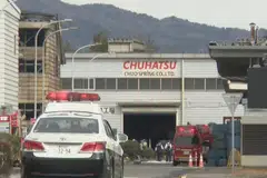 வாகனப் பாகங்களை உற்பத்தி செய்யும் சுவோ ஸ்பிரிங் ஆலையில் வெடிப்பு ஏற்பட்டது. தூசிகளைச் சேகரிக்கும் இயந்திரம் வெடித்ததாக அதிகாரிகள் கூறினர்.