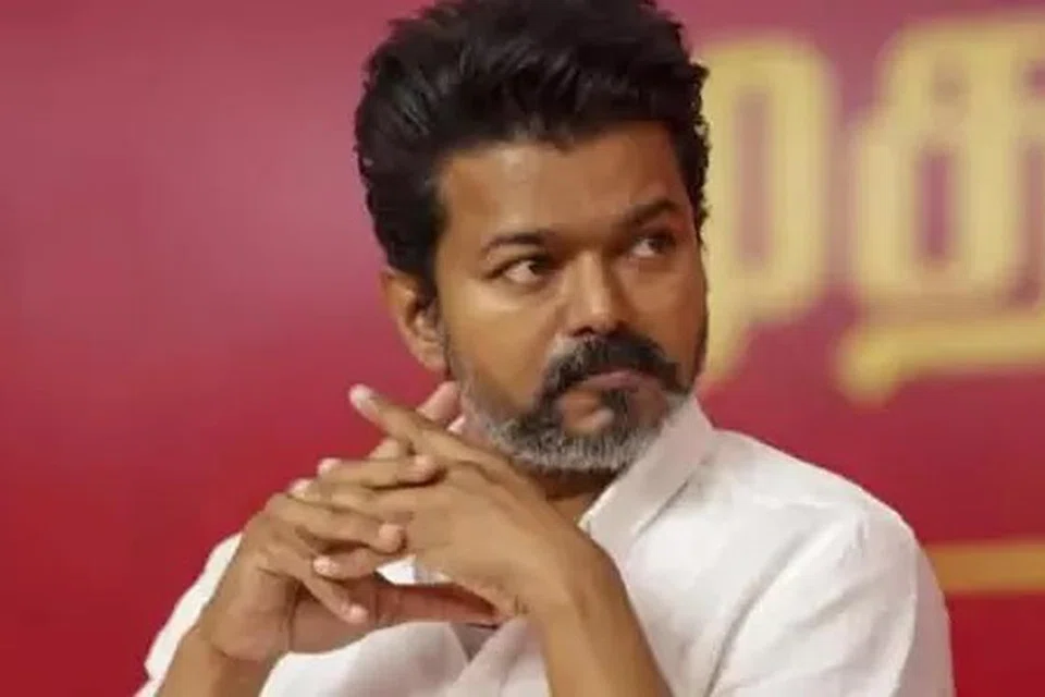 தமிழக வெற்றிக்கழகத்தின் தலைவரும் நடிகருமான விஜய்.