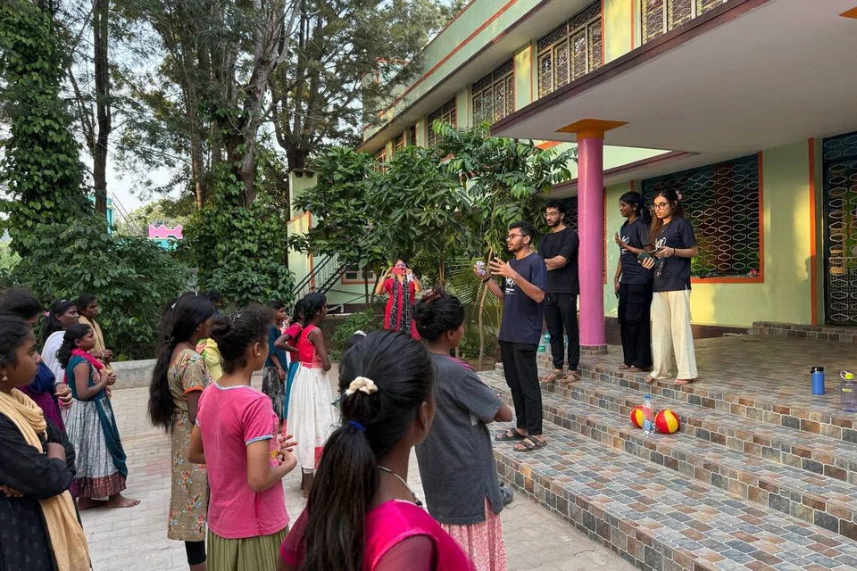 ‘புரோஜெக்ட் முன்னேற்றம்’ வாயிலாக இந்திய மாணவர்களுக்கு உதவும் சிங்கப்பூர் மாணவர்கள்.