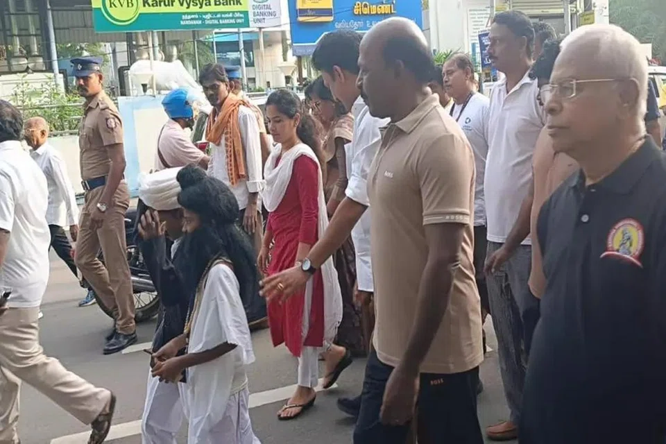 நூல் வாசிப்பின் முக்கியத்துவத்தை வலியுறுத்தும் பேரணியில், தமிழ்நாட்டின் மக்கள் நல்வாழ்வுத்துறை அமைச்சர் மா.சுப்பிரமணியன், பள்ளிக் கல்வித்துறை அமைச்சர் அன்பில் மகேஸ், சென்னை மேயர் பிரியா ஆகியோர் பங்கேற்றனர்.
பேரணியில் 500க்கும் மேற்பட்ட மாணவர்களும் பங்கேற்றனர்.
