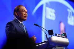 ‌‌ஷங்ரிலா மாநாட்டில் உரையாற்றிய மலேசியப் பிரதமர் அன்வார் இப்ராகிம். 