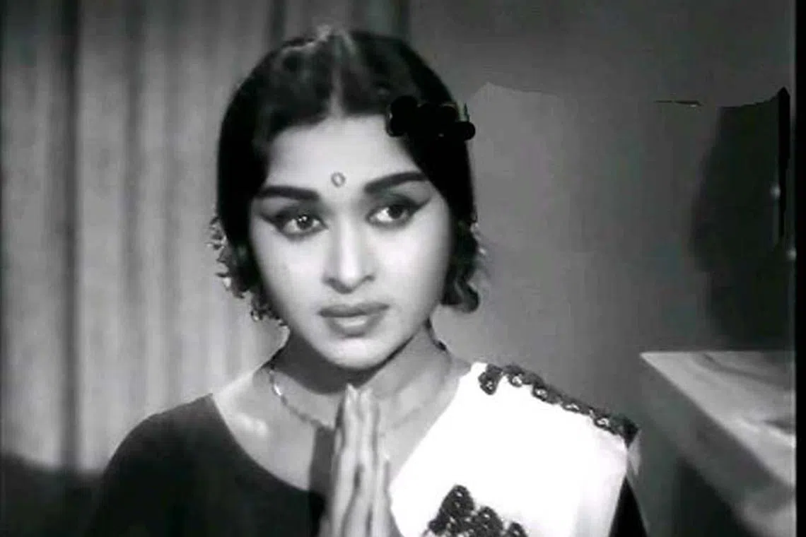 பழம்பெரும் நடிகை சரோஜா தேவி காலமானார்