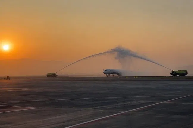 நவி மும்பை விமான நிலையச் செயல்பாடுகள் தொடக்கம் 