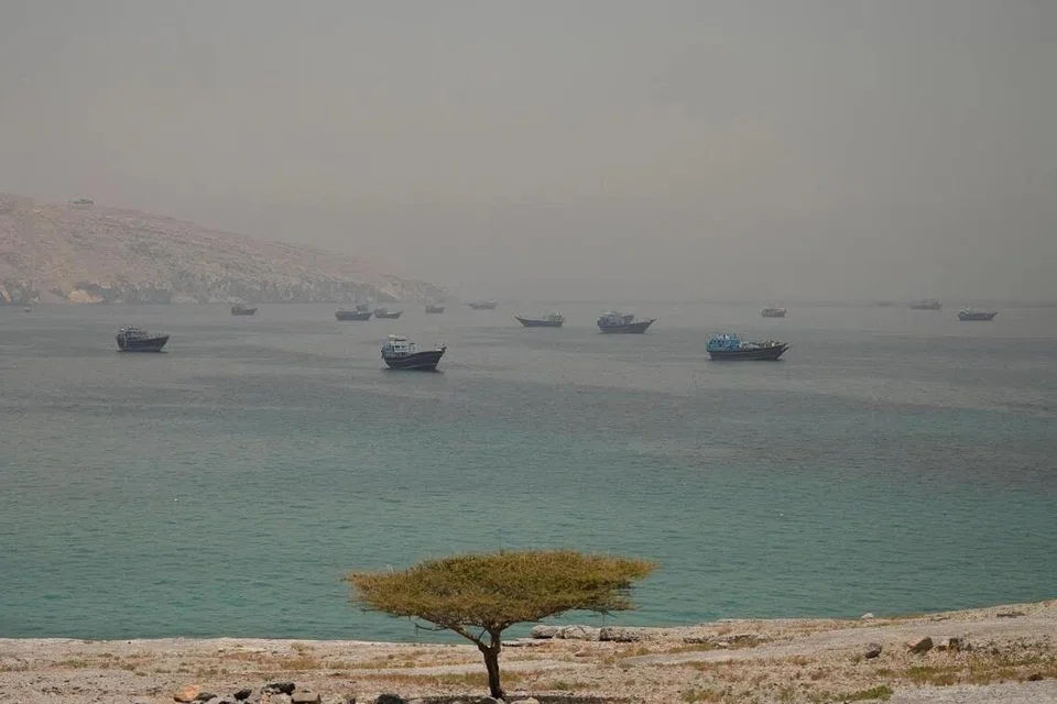 ஒப்பந்தம் கையெழுத்தானதும் ஹோர்முஸ் நீரிணை அனைவருக்கும் திறந்துவிடப்படும் என்று அதிபர் டிரம்ப் கூறியுள்ளார்.