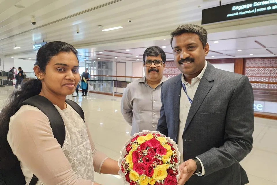 ஈரானால் சிறை பிடிக்கப்பட்ட எம்எஸ்சி ஏரீஸ் கப்பல் மாலுமிகளில் ஒருவரான கேரளாவைச் சேர்ந்த ஆன் தெஸ்ஸா ஜோசப் கடந்த ஏப்ரல் 18ஆம் தேதி விடுவிக்கப்பட்டு இந்தியா வந்து சேர்ந்தார்.
