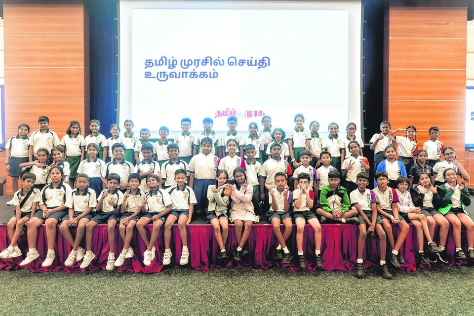 தமிழ் முரசில் நடந்த பயிலரங்கில் கலந்துகொண்ட பள்ளி மாணவர்கள்.