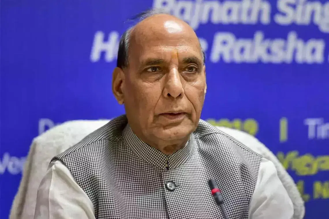 மொழியின் பெயரால் நாடு பிரிக்கும் போக்கு சரியல்ல: ராஜ்நாத் சிங்