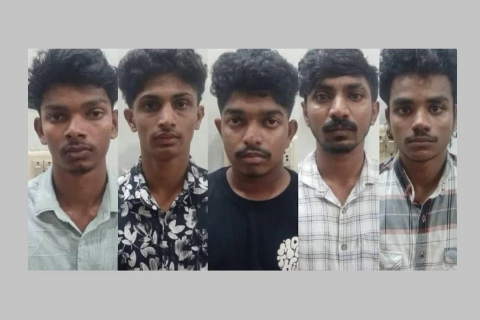 கைதுசெய்யப்பட்ட மூத்த மாணவர்கள்.