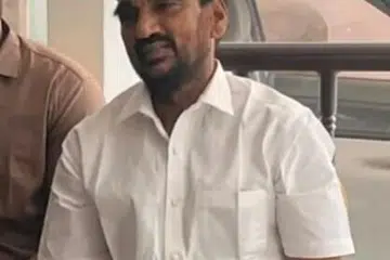 முன்னாள் அதிமுக எம்பி இளவரசன்.