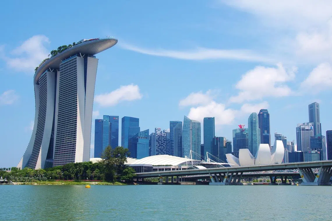 உலகின் மூன்றாவது மகிழ்ச்சியான நகரம் சிங்கப்பூர்