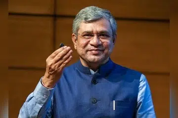 அஸ்வினி வைஷ்ணவ்.