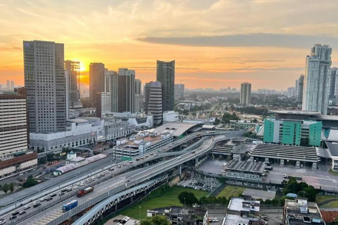 வாரயிறுதி மாற்றம்: ஜோகூர் அரசு ஊழியர்களுக்கு கூடுதல் விடுமுறை நாள் 