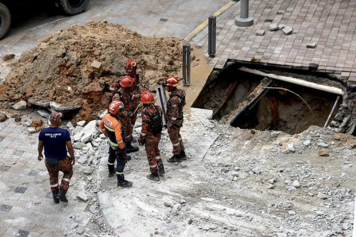 திடீரென ஏற்படும் புதைகுழி: இயற்கையா? செயற்கையா?