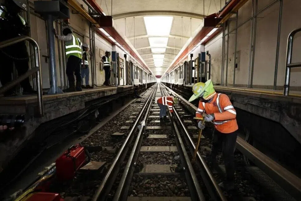 திட்டமிட்டபடி நடைபெறும் கிழக்கு-மேற்கு ரயில்பாதைப் பணிகள்