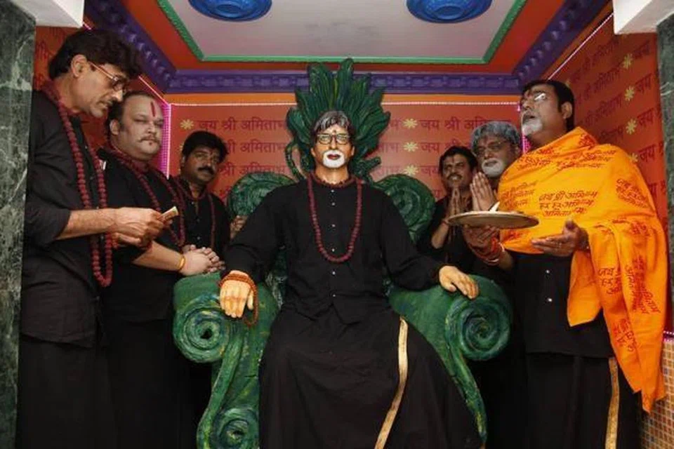 அமிதாப்பச்சன் கோவில்.