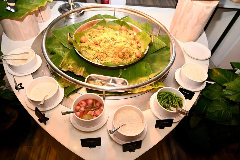 ஹைதராபாத், லக்னோ, திண்டுக்கல், ஆம்பூர், தலச்சேரி, டெல்லி, கோல்கத்தா பாரம்பரிய பிரியாணி வகைகள் கிடைக்கப் பெறுகின்றன.