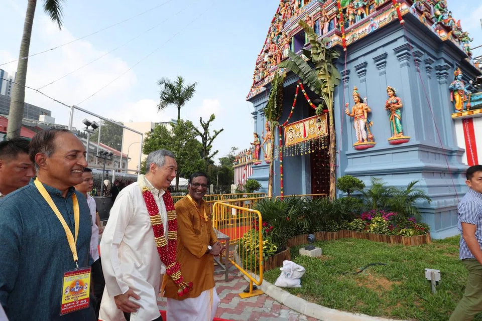 2018ஆம் ஆண்டு சிராங்கூன் ரோடு ஸ்ரீ ஸ்ரீநிவாசப் பெருமாள் கோயில் திருக்குட நன்னீராட்டு விழாவில் பிரதமர் லீ கலந்துகொண்டார்.