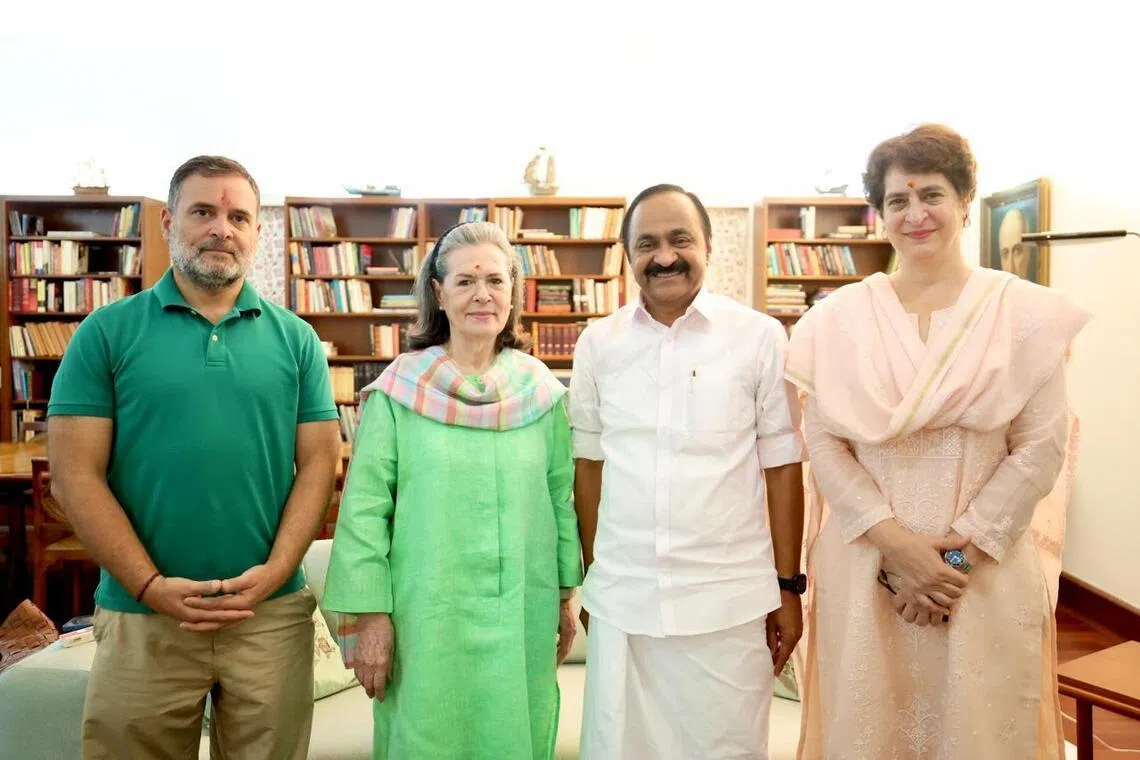 சோனியா, ராகுலுடன் கேரள முதலமைச்சர் வி.டி.சதீசன் சந்திப்பு