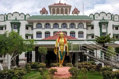 உயர் நீதிமன்றம் மதுரைக் கிளை.