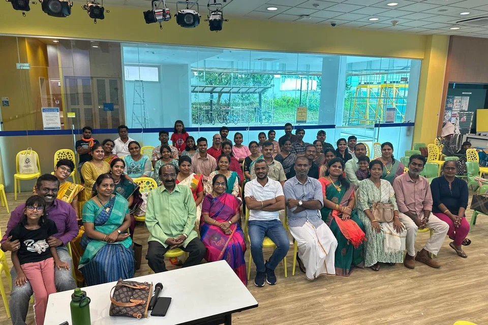 அங் மோ கியோ நூலகத்தில் பிப்ரவரி 8ஆம் தேதி நடைபெற்ற ‘தலைமுறை தாண்டியும் வாலி’ நிகழ்ச்சியில் பங்கேற்றோர்.