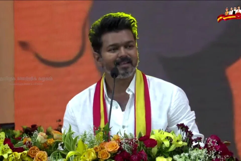 தமிழக வெற்றிக் கழகத்தின் முதல் மாநாட்டில் உரையாற்றும் அதன் தலைவர் விஜய்.