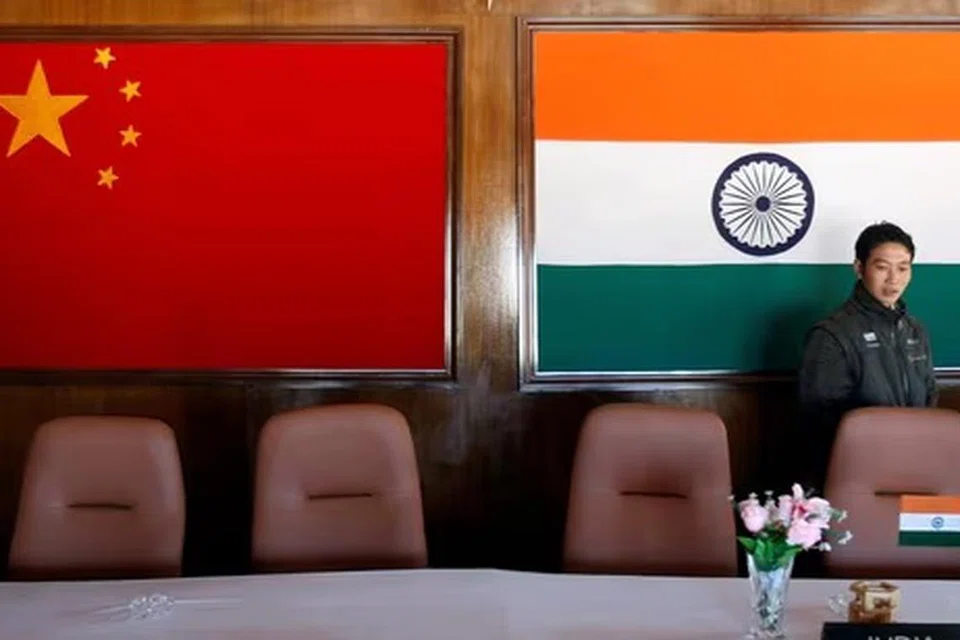ஐந்து ஆண்டுகளுக்குப் பிறகு, சீனக் குடிமக்களுக்குச் சுற்றுலா விசா வழங்கும் நடைமுறையை மீண்டும் தொடங்குகிறது இந்தியா.
