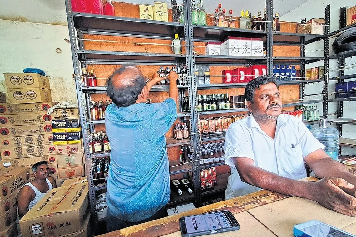 டாஸ்மாக் ஊழியர்களுக்கு இருமடங்கு ஊதிய உயர்வு