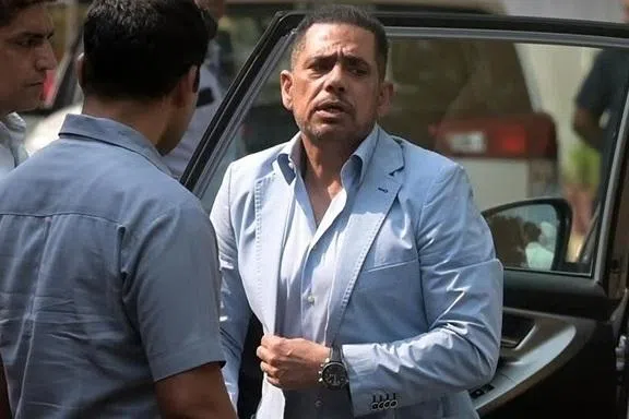 நில முறைகேடு வழக்கு: ராபர்ட் வதேராவுக்கு நீதிமன்றம் அழைப்பாணை