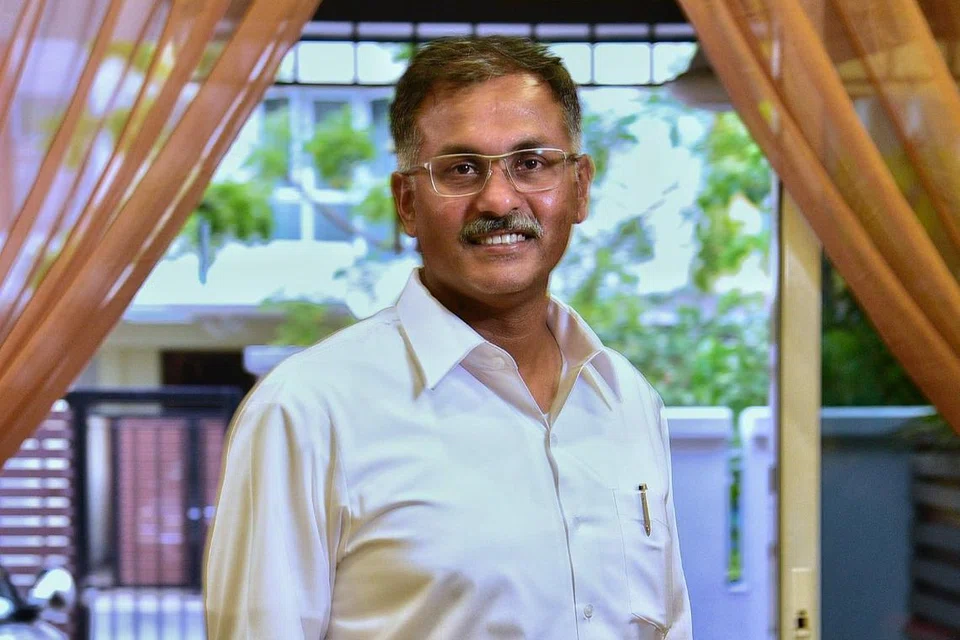 பதவி உயர்வு பெறும் புக்கிட் பாத்தோக் தனித் தொகுதி நாடாளுமன்ற உறுப்பினர் திரு முரளி பிள்ளை. 