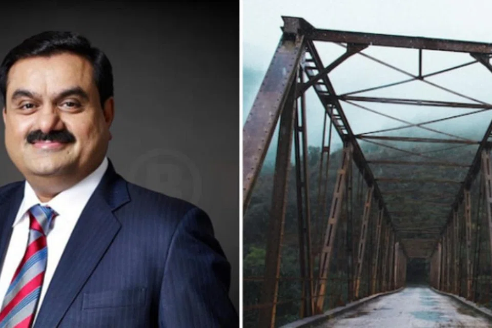 கைதான நால்வரில் ஒருவருக்குத்தான் அந்த இரும்புப்பாலத்தைக் கட்டுவதற்கு அதானி நிறுவனம் ஒப்பந்தம் வழங்கியிருந்தது என்பது குறிப்பிடத்தக்கது.