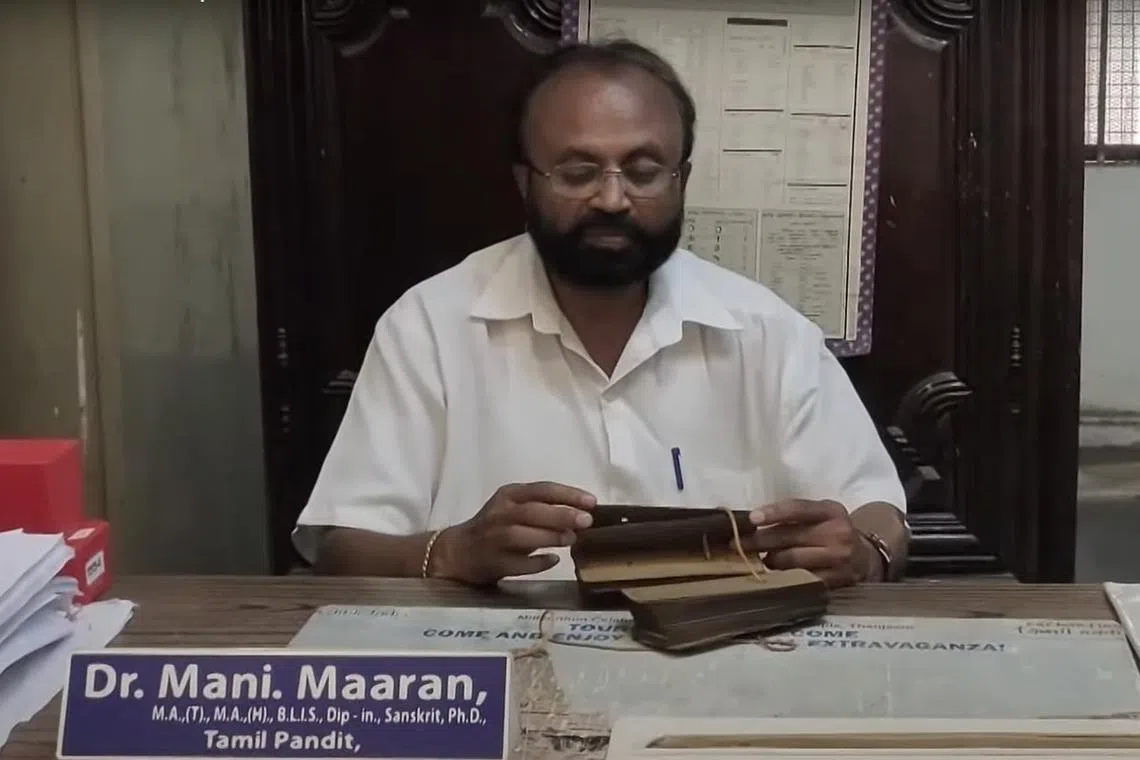 தமிழ்ச் சுவடி படிக்கச் சொல்லித் தரும் மணிமாறனின் சேவைக்கு மோடி பாராட்டு