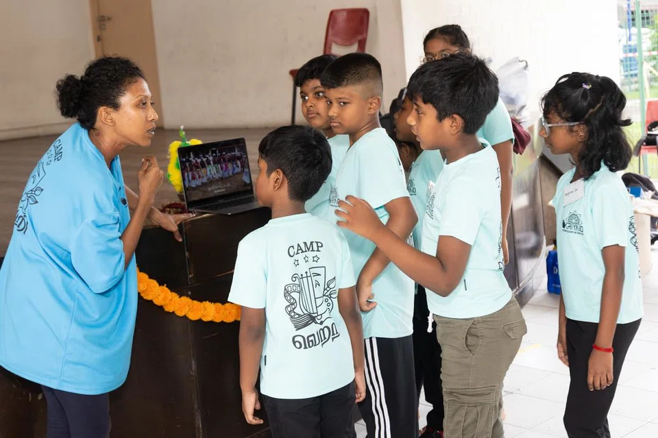 மரபு மிகுந்த நடனம் மற்றும் பாடல் வடிவங்கள் சிறு பட்டறைகளின் மூலம் சிறுவர்களுக்கு அறிமுகப்படுத்தப்பட்டன. 