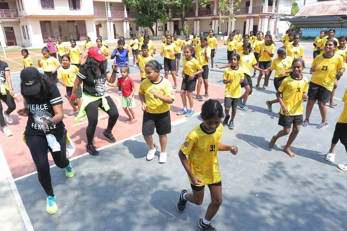 எதிர்ப்பை மீறி கேரளப் பள்ளிகளில் 
ஜூம்பா நடனப் பயிற்சி 