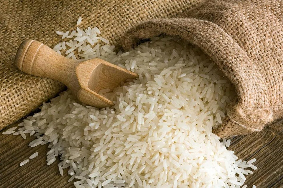 செறிவூட்டப்பட்ட அரிசியை பொதுமக்கள் புறக்கணிக்க வேண்டாம் என அரசு அறிவுறுத்தி உள்ளது.