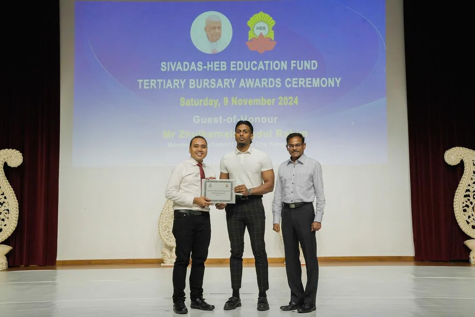 சிங்கப்பூர் நிர்வாகக் கல்விக் கழக மாணவரும் கூடைப்பந்தாட்ட வீரருமான பிரேம் ஹரன் ராஜன் ஒவ்வொரு கல்வி ஆண்டும் $4,000 உதவித்தொகையைப் பெறுவார். 