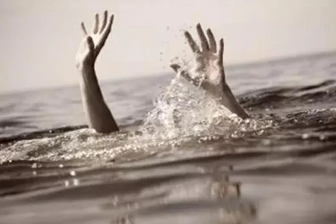 ஏரிக்குள் குதித்து மீன்பிடிக்க முயன்றவர் நீரில் மூழ்கி உயிரிழப்பு