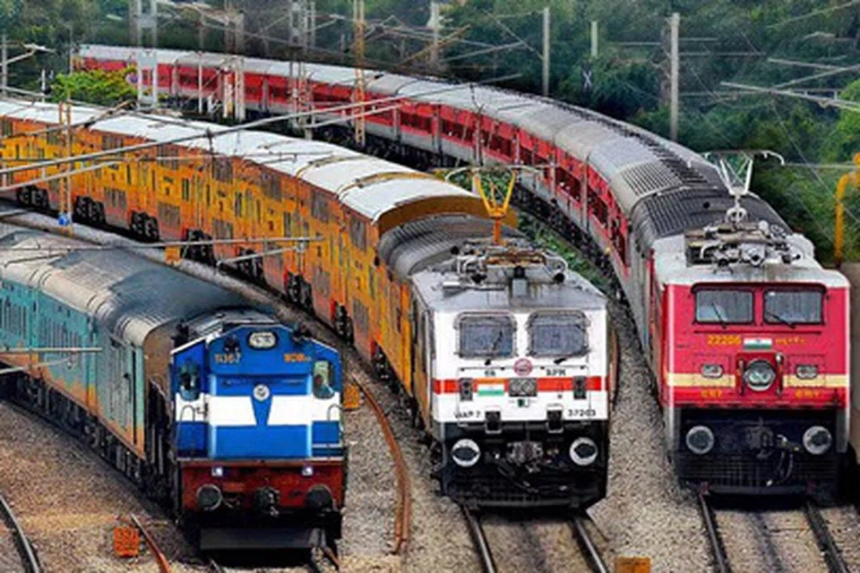 கடந்த 11 ஆண்டுகளில் நாடு முழுவதும் கூடுதலாக 35,000 கிலோ மீட்டர் தூரத்துக்கு ரயில் பாதைகள் அமைக்கப்பட்டுள்ளன. இது ஜெர்மனி நாட்டின் ஒட்டுமொத்த ரயில் பாதைகளுக்கு சமமானது ஆகும்.