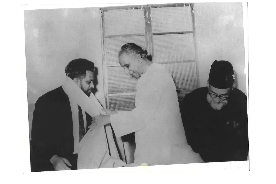 நூற்றாண்டு விழாவில் எம். இலியாஸ் எழுதிய இரு நூல்கள் வெளியீடு