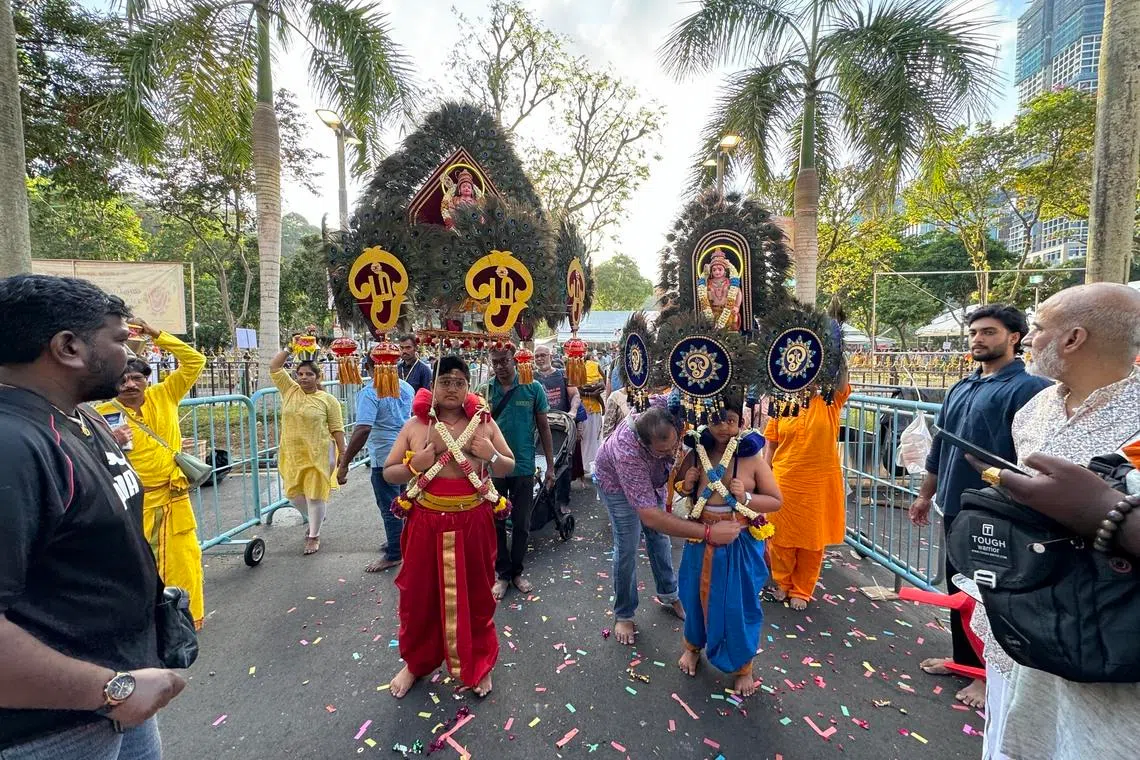 தைப்பூசத்தில் அசத்திய சகோதரர்கள்!