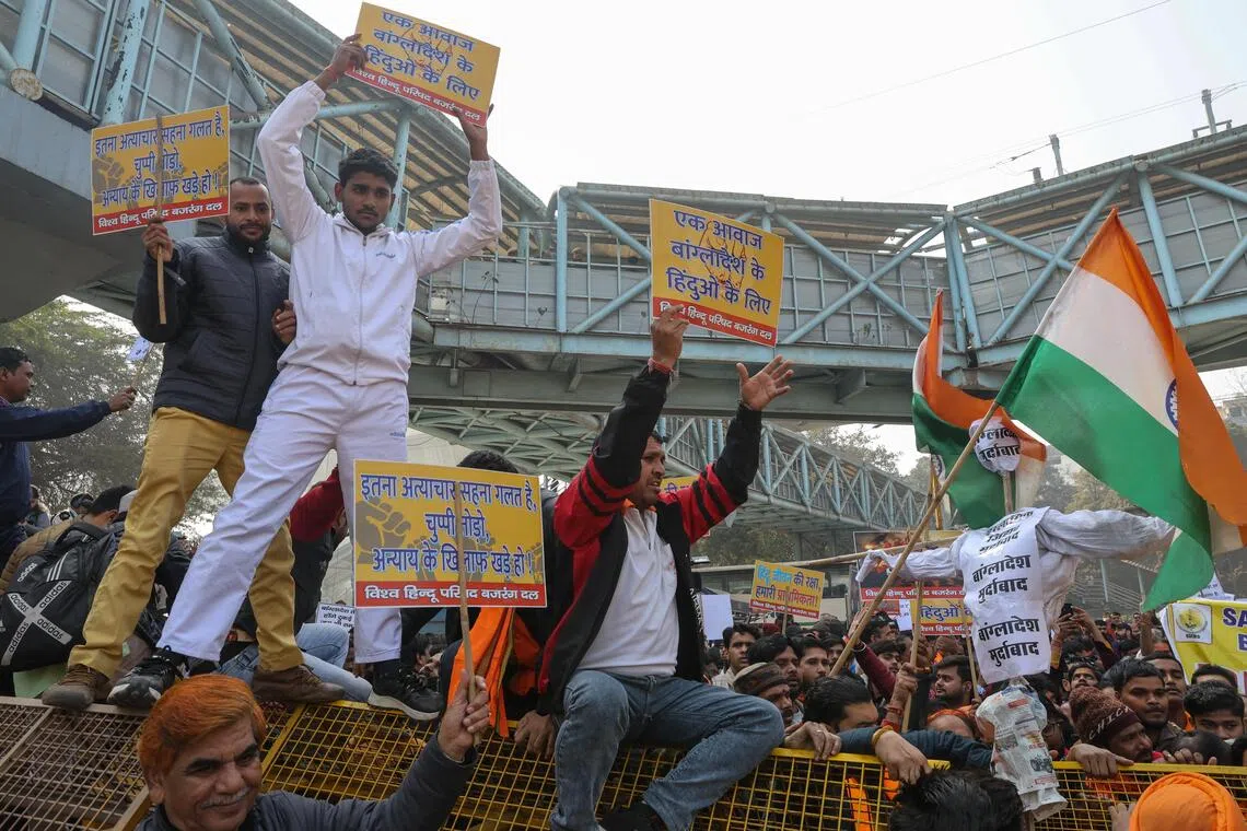 பங்ளாதேஷ் வன்முறை: கண்டித்து டெல்லியில் ஆர்ப்பாட்டம்