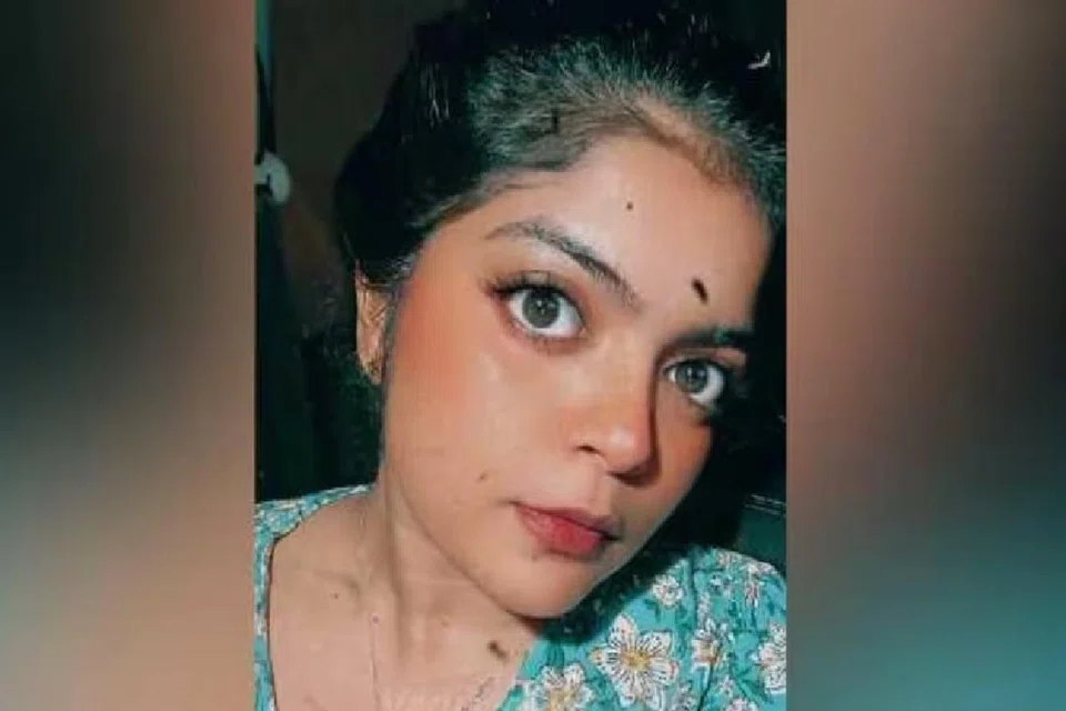 ‘ஈஷா’ என்று அழைக்கப்பட்ட 30 வயது ராஜேஸ்வரி அப்பாஹு ஜூலை 5ஆம் தேதியன்று தமது வீட்டில் மாண்டு கிடந்தார்.