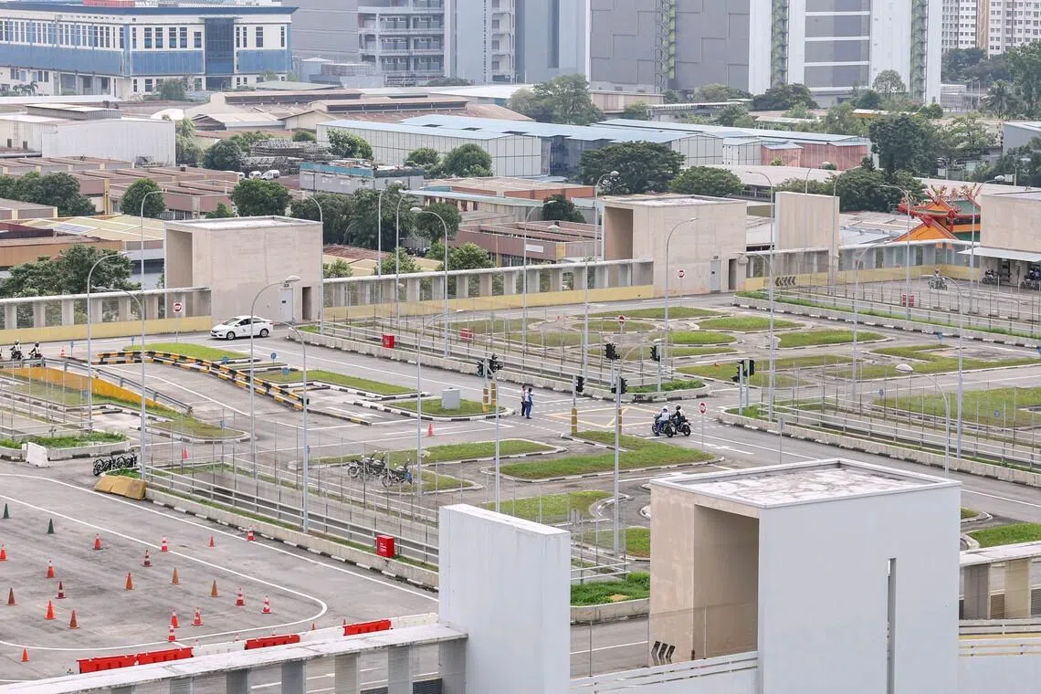 2028ல் செயற்கை நுண்ணறிவுத் தொழில்நுட்ப உதவியுடன் ஓட்டுநர் பயிற்சிப் பாதை